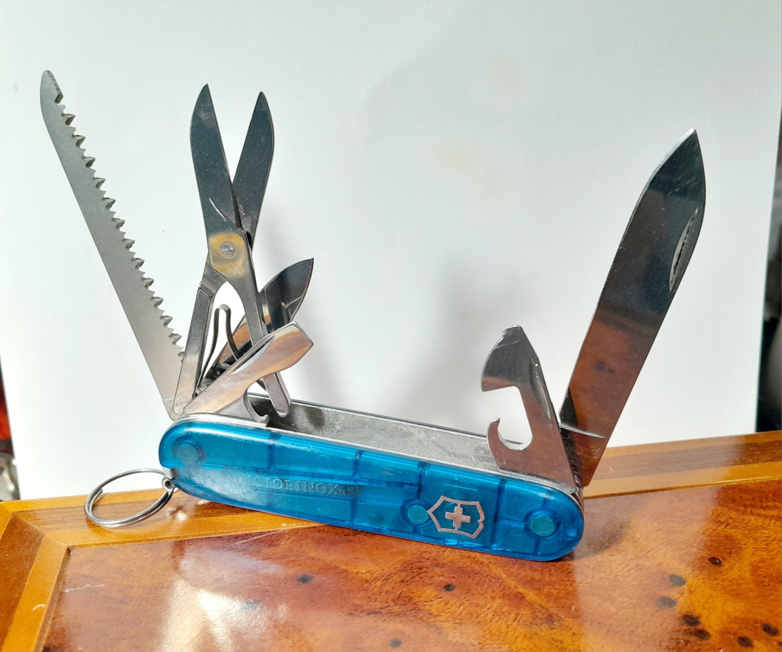 Victorinox Campers Knife, Clear Blue Scales, With Scissors, See Photos Please