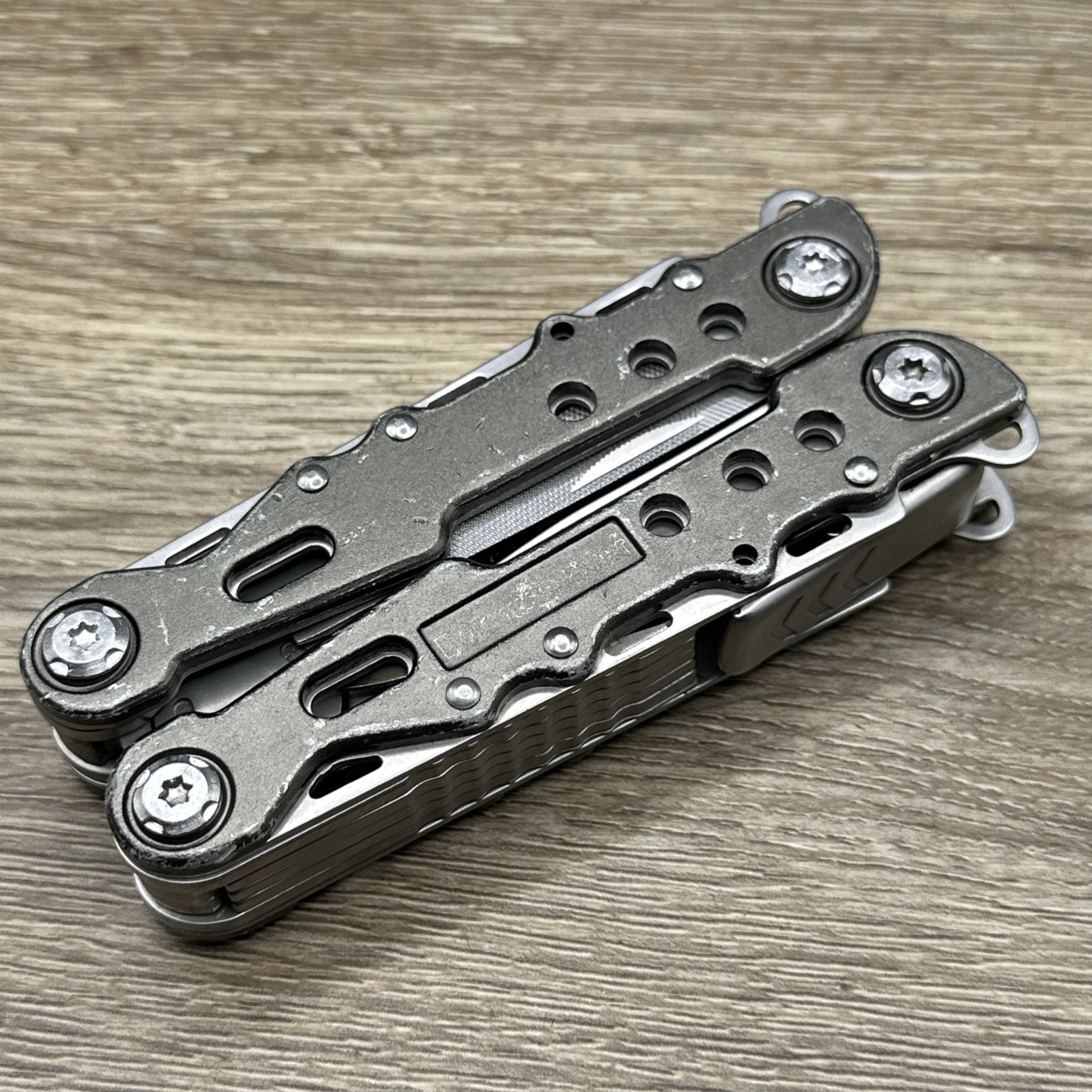 Camping & Hiking Hoffman Richter HR-100 13-In-1 Multitool Trekking Backpacking