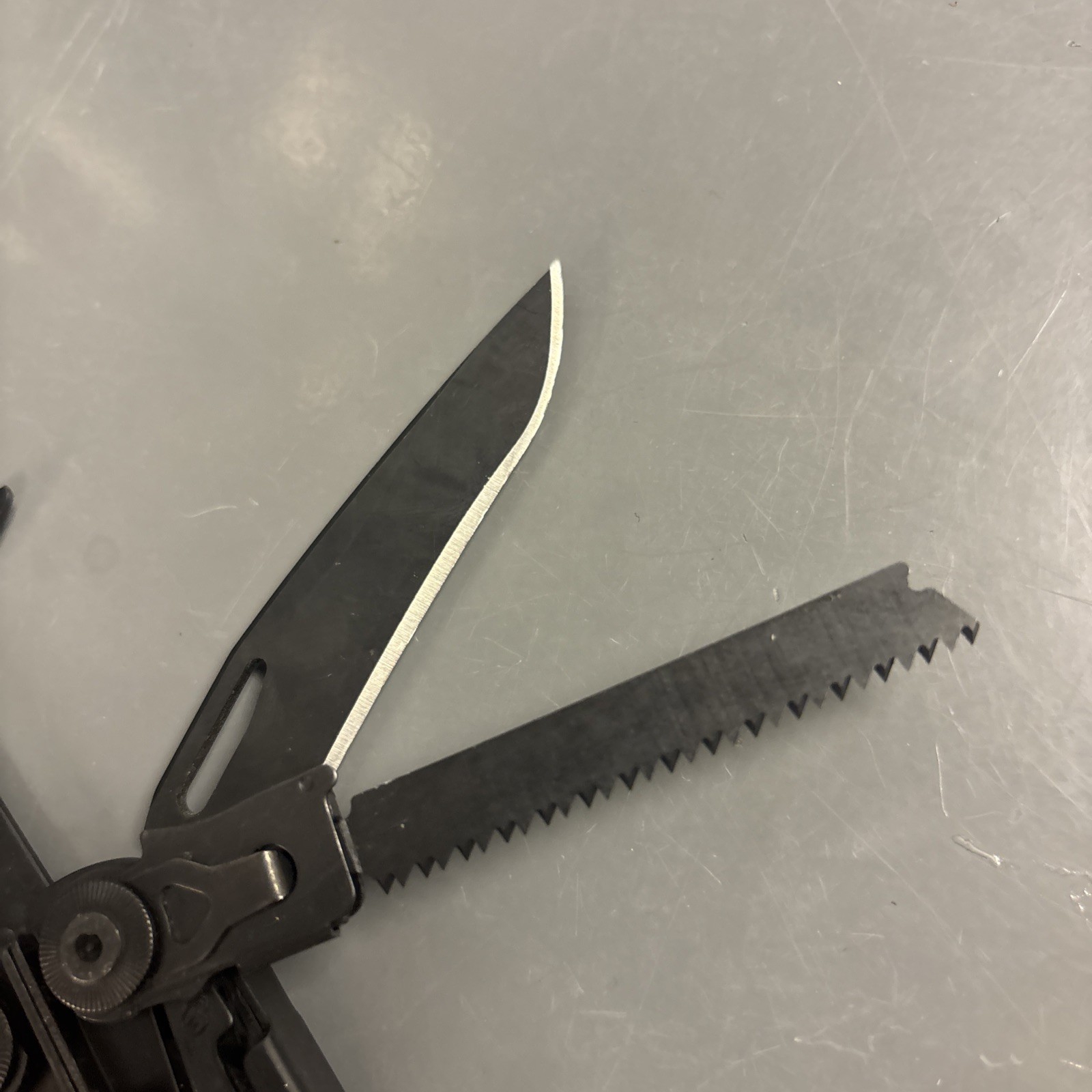 LEATHERMAN SURGE 19-In-1 Black Oxide Heavy Duty Multitool