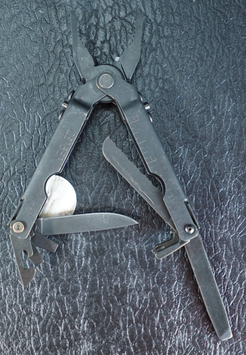 Gerber Black Oxide Finish Multi-Plier w/ cloth sheath Tool Kit 55860 55200 NOS