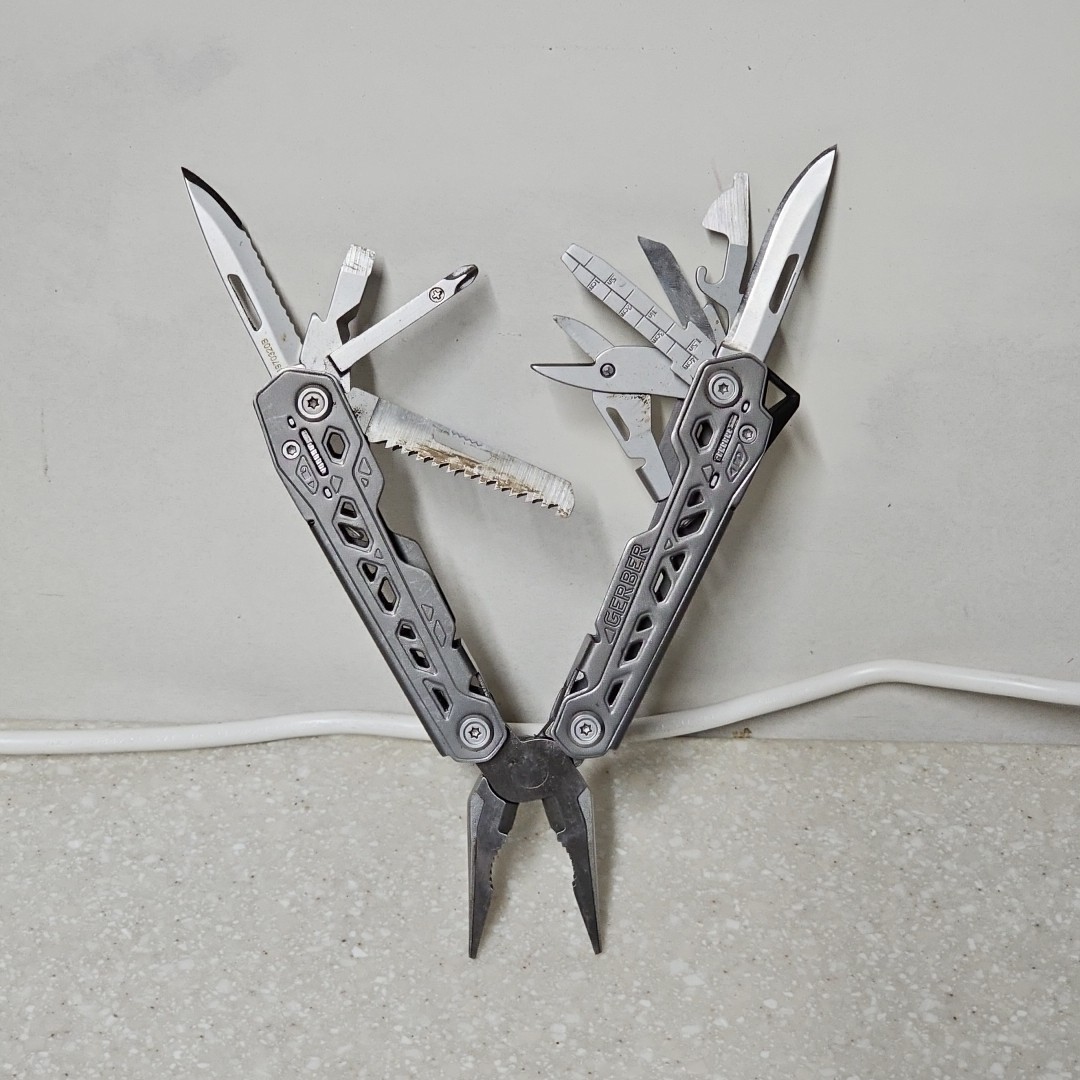 Gerber Suspension Truss 15-in-1 Multi-Tool Stainless Steel