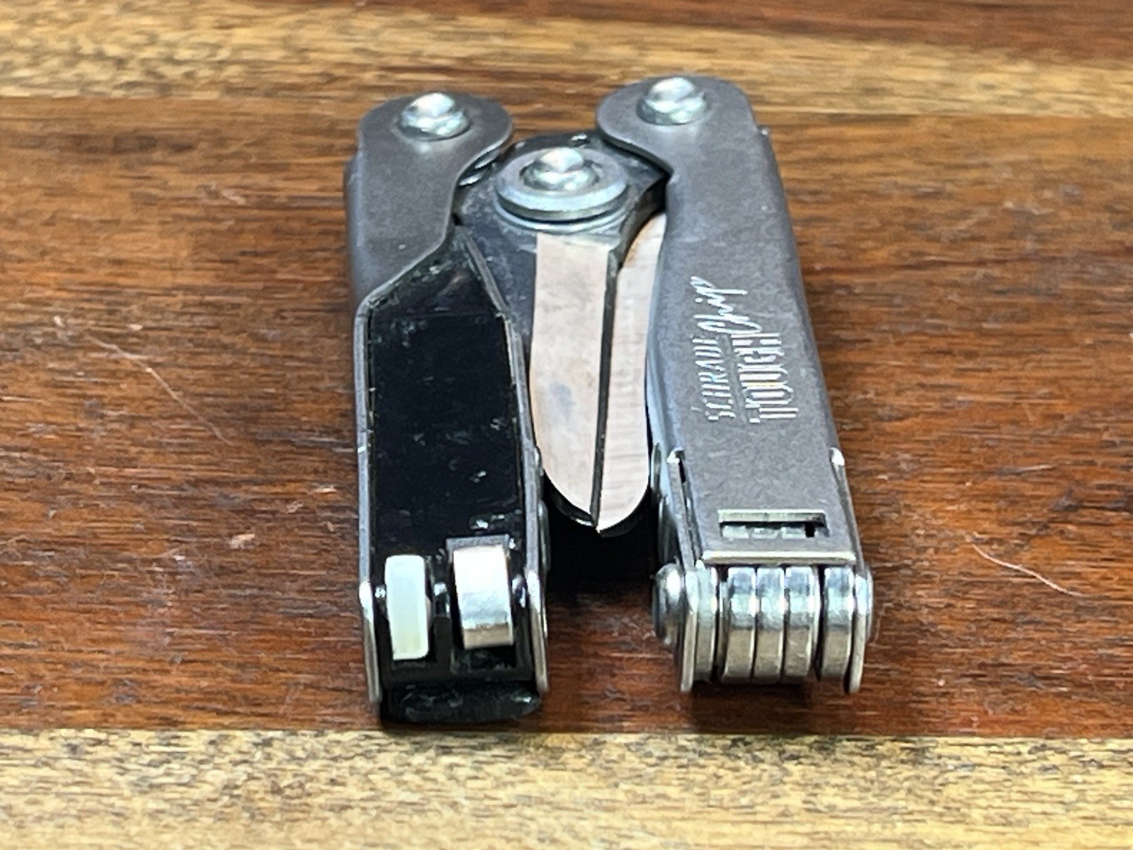Schrade Black USA ST2 Multi-tool Tough Chip Compact / Mini Tool