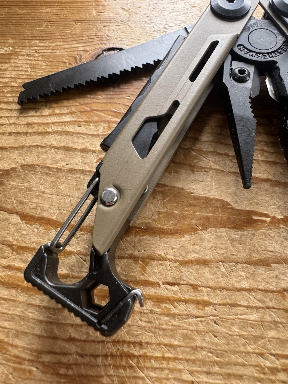 Leatherman Signal Multitool Coyote Tan Black Oxide – Factory Replacement NEW