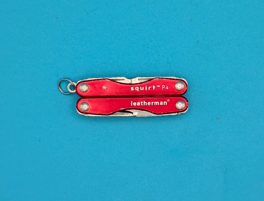 Leatherman Squirt P4 Multi-Tool, Key Ring, Retired, RED!