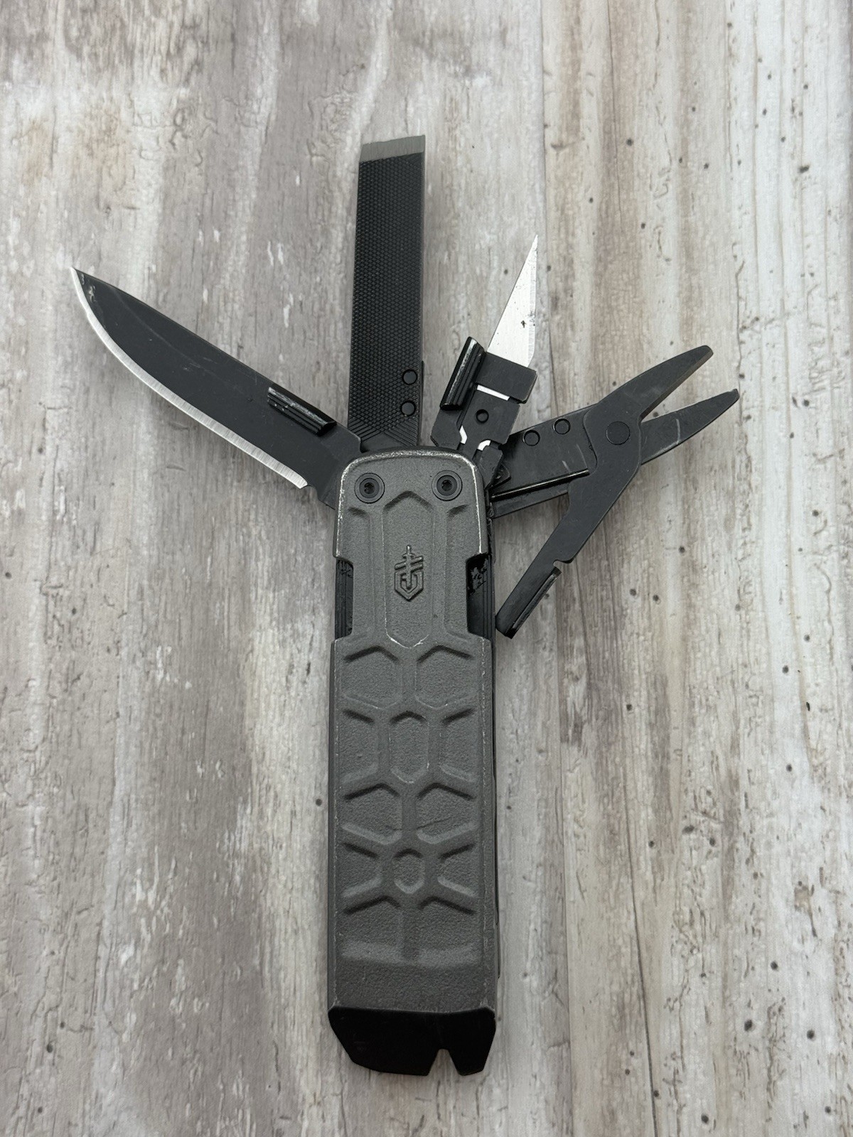 Lot of 2 : Gerber Lockdown Pry & Prybrid Utility Knife Multi-Tool Pocket Prybar