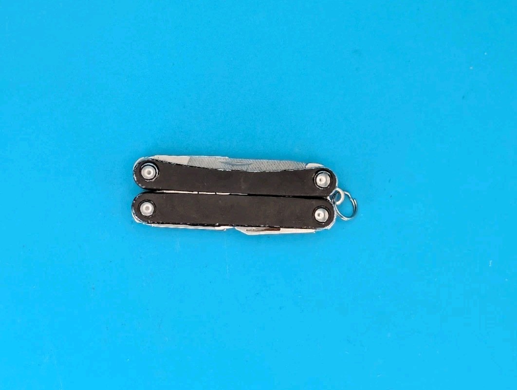 Leatherman SQUIRT PS4 Multi-Tool With Pliers Scissors Knife BLACK!