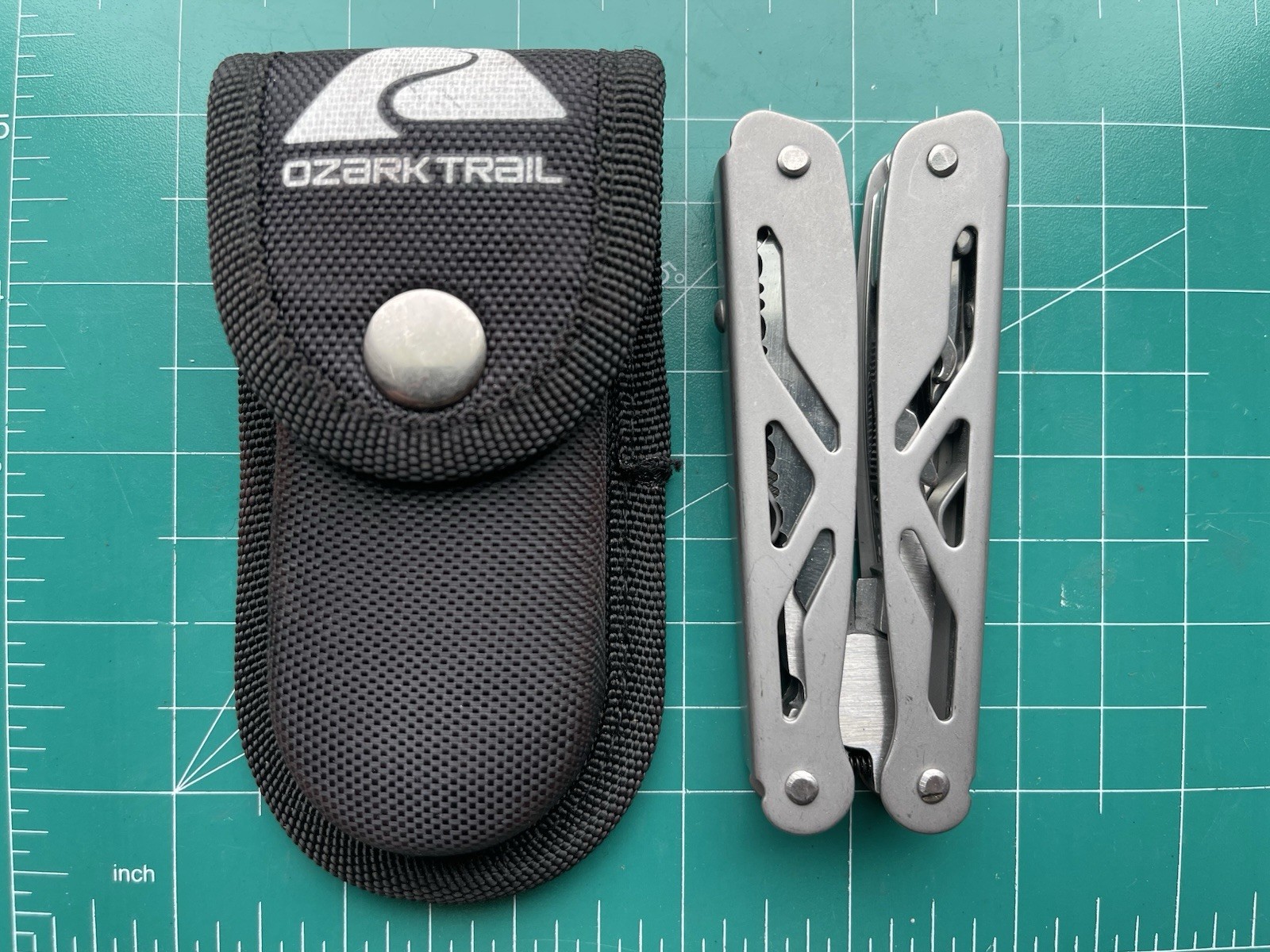 OZARK TRAIL OUTDOOR EQUIPMENT MULTI-TOOL WITH SHEATH NEVER USED