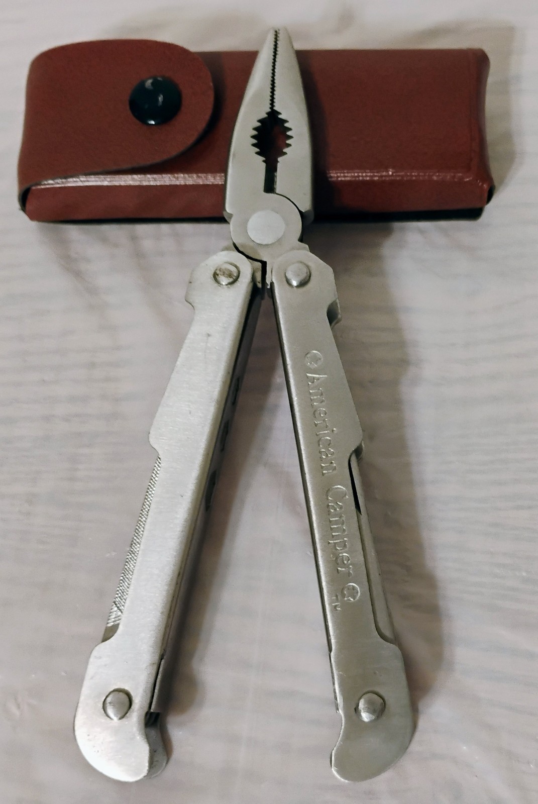 VINTAGE AMERICAN CAMPER MULTI TOOL w SHEATH