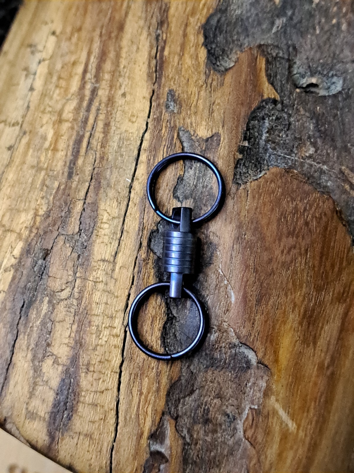 Pro Mini Series Anodized Titanium Swivel With 15mm Titanium Keyrings