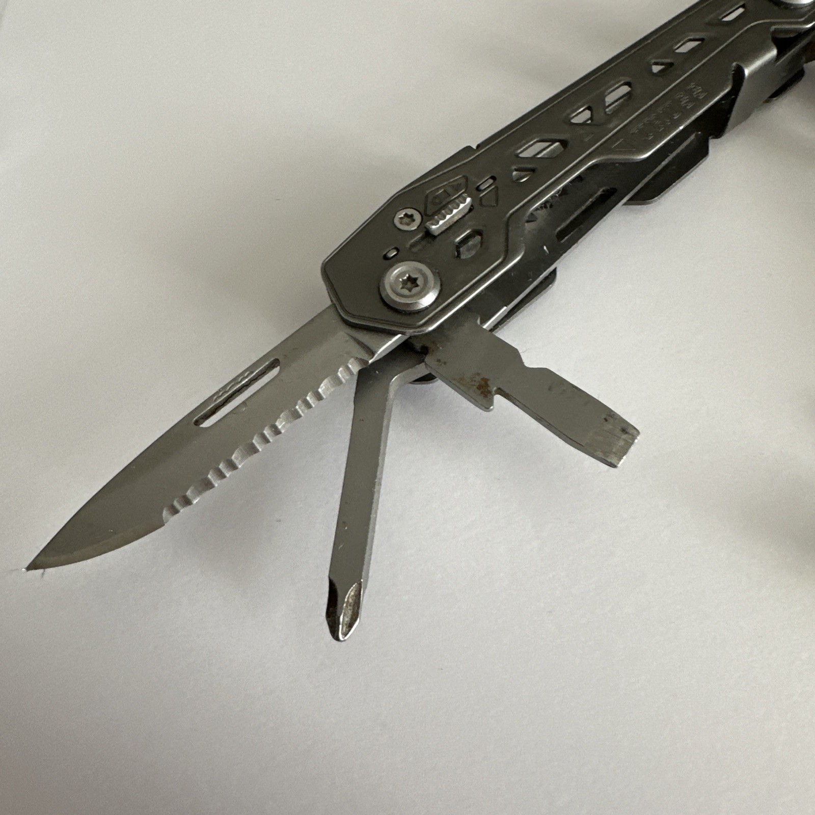 Gerber Truss Multi Tool With Sheath NICE CONDITION