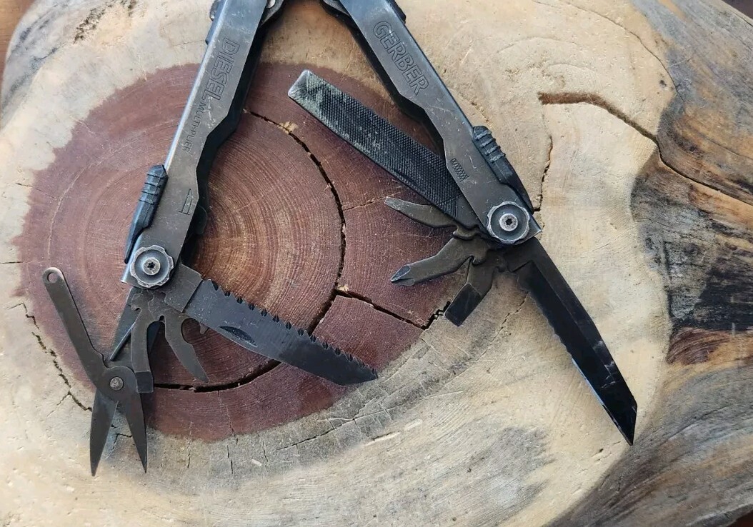 Gerber Diesel Multi-Plier Black Oxide Multi-Tool 11 Tool – Great (READ) B14
