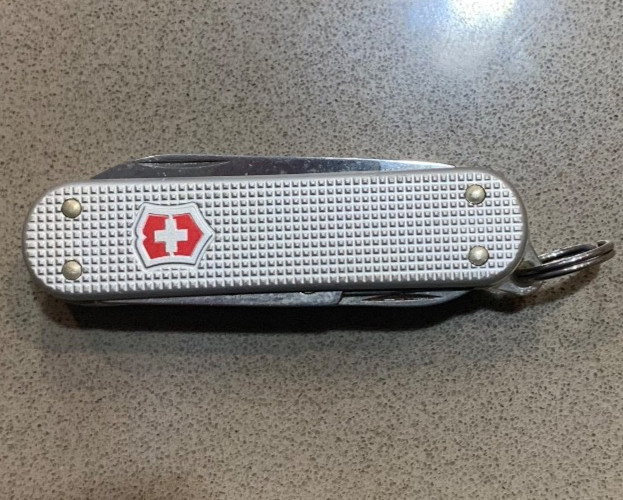 VICTORINOX SwissBit USB 128MB USB Thumb Drive ALOX **READ DESCRIPTION**