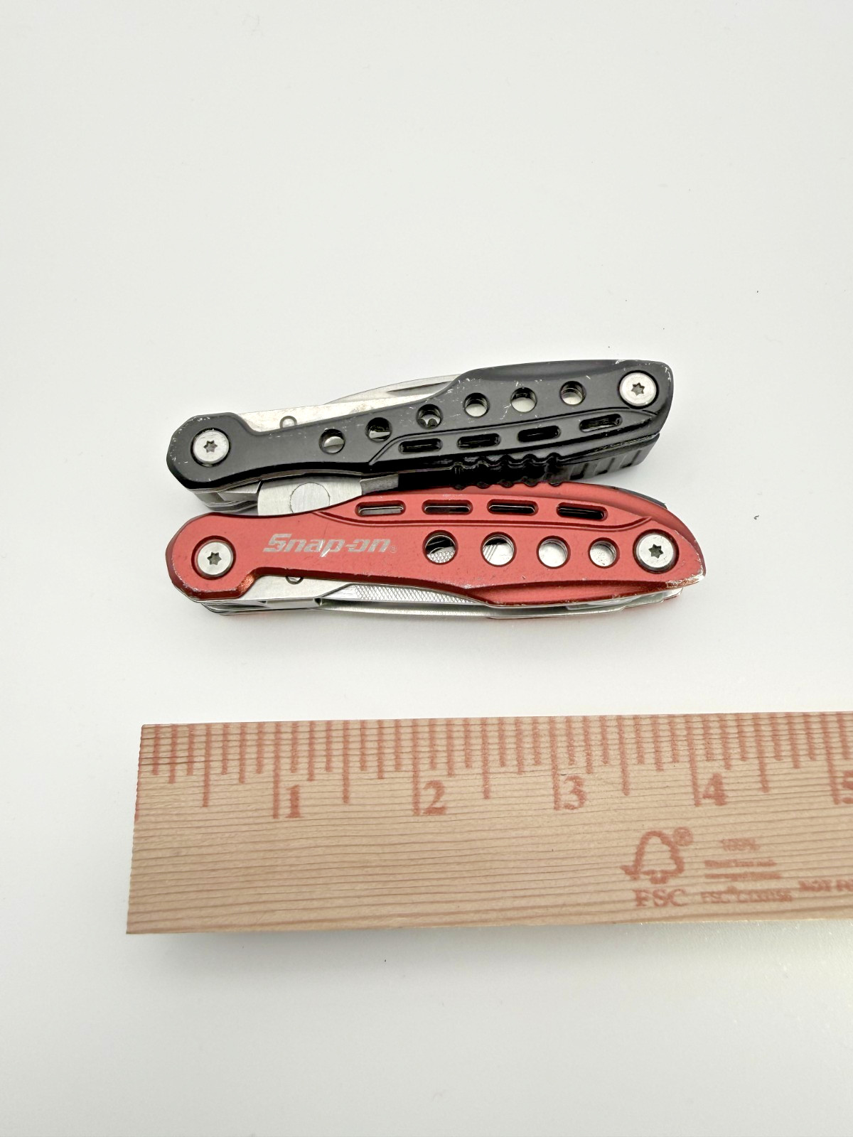 Snap-on Multi Tool Pliers Knife Saw File Screwdrivers Compact EDC Tool