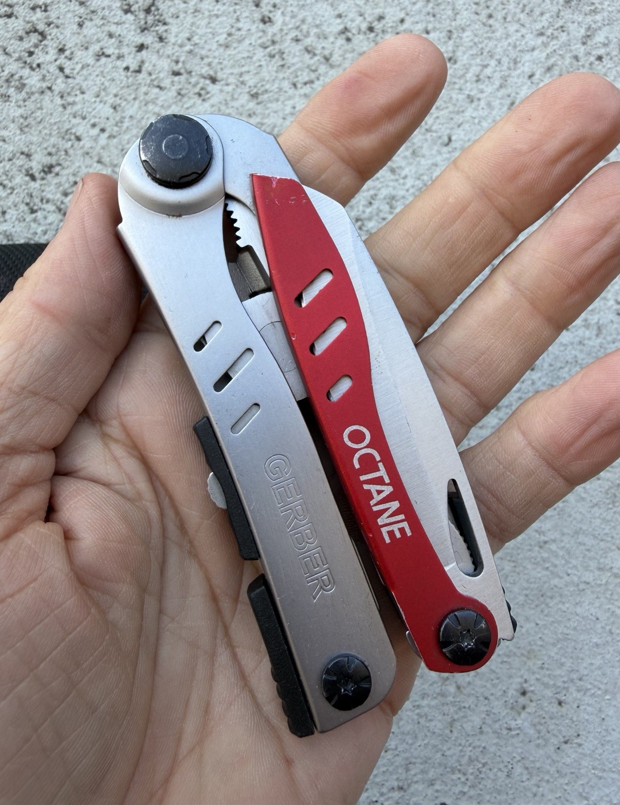 GERBER OCTANE RED/SILVER MULTI-PLIER MULTI TOOL IN SHEATH DISCONTINUED, RARE