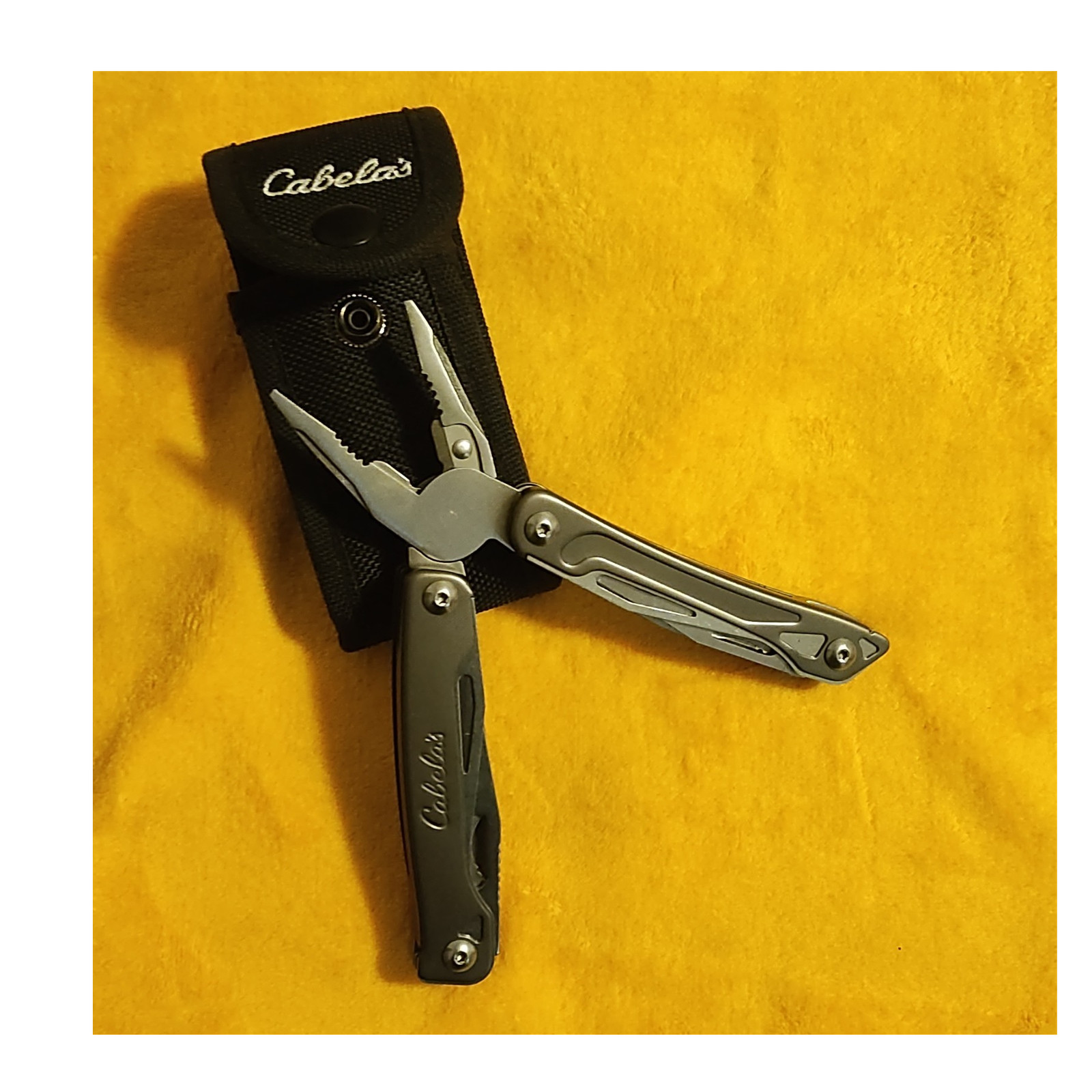 Cabela’s Multi-Tool 9 Tools Stainless Steel Pliers Knife Sheath Silver