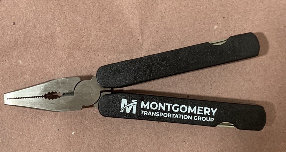 Handyman Montgomery Transportation Group 9 in 1 Multitool Knife Set R981