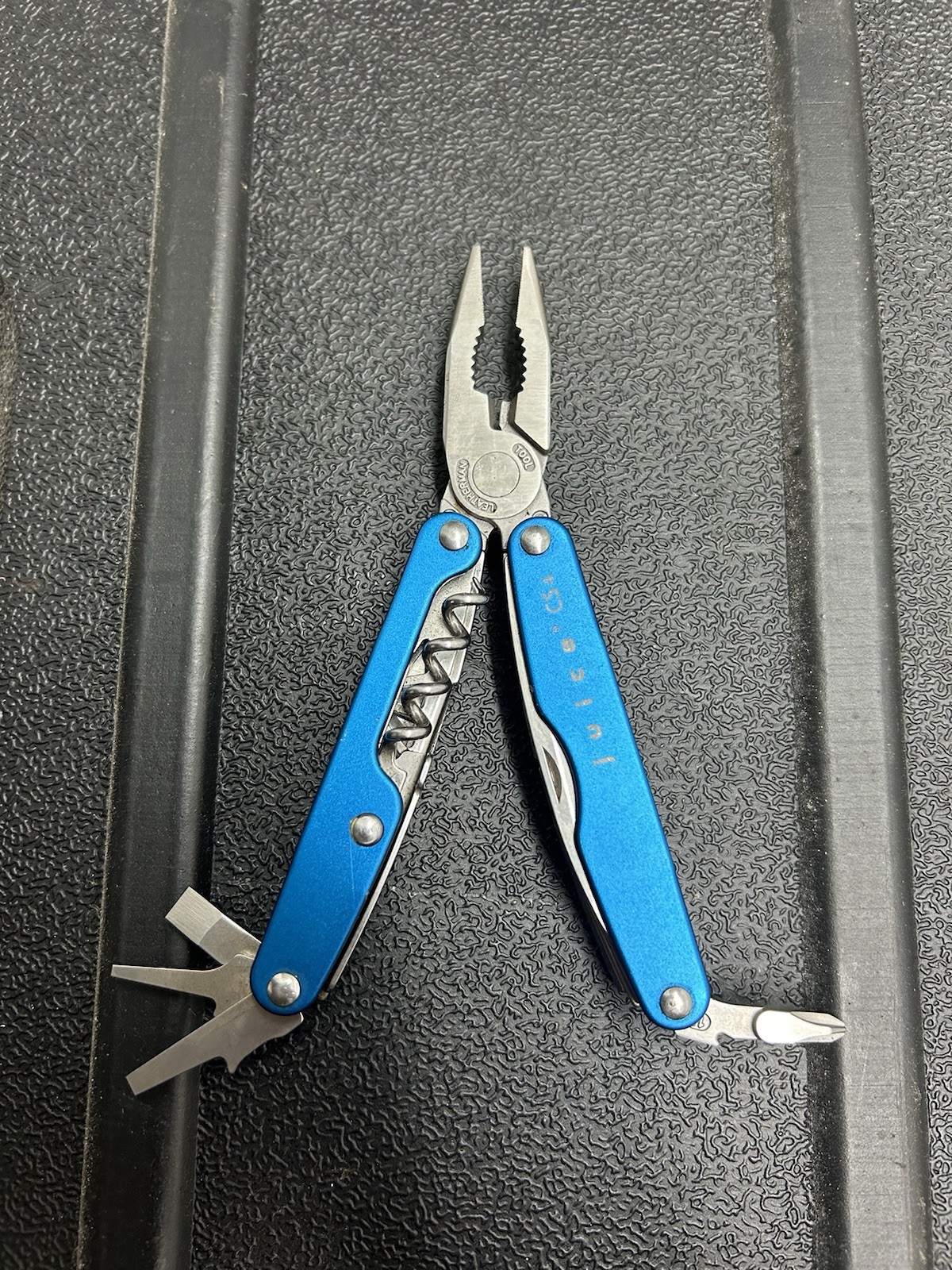 EDC Blue Leatherman Juice CS4 Multitool. Discontinued/Retired
