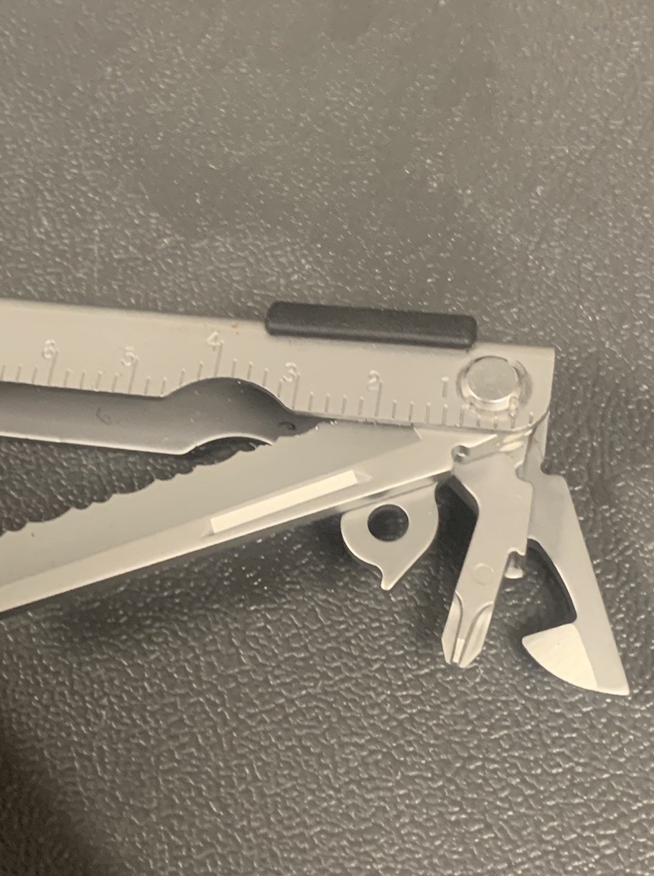 Gerber MP600 Silver Multi-Tool Needle Nose Pliers With Upgraded Sheath VGUC