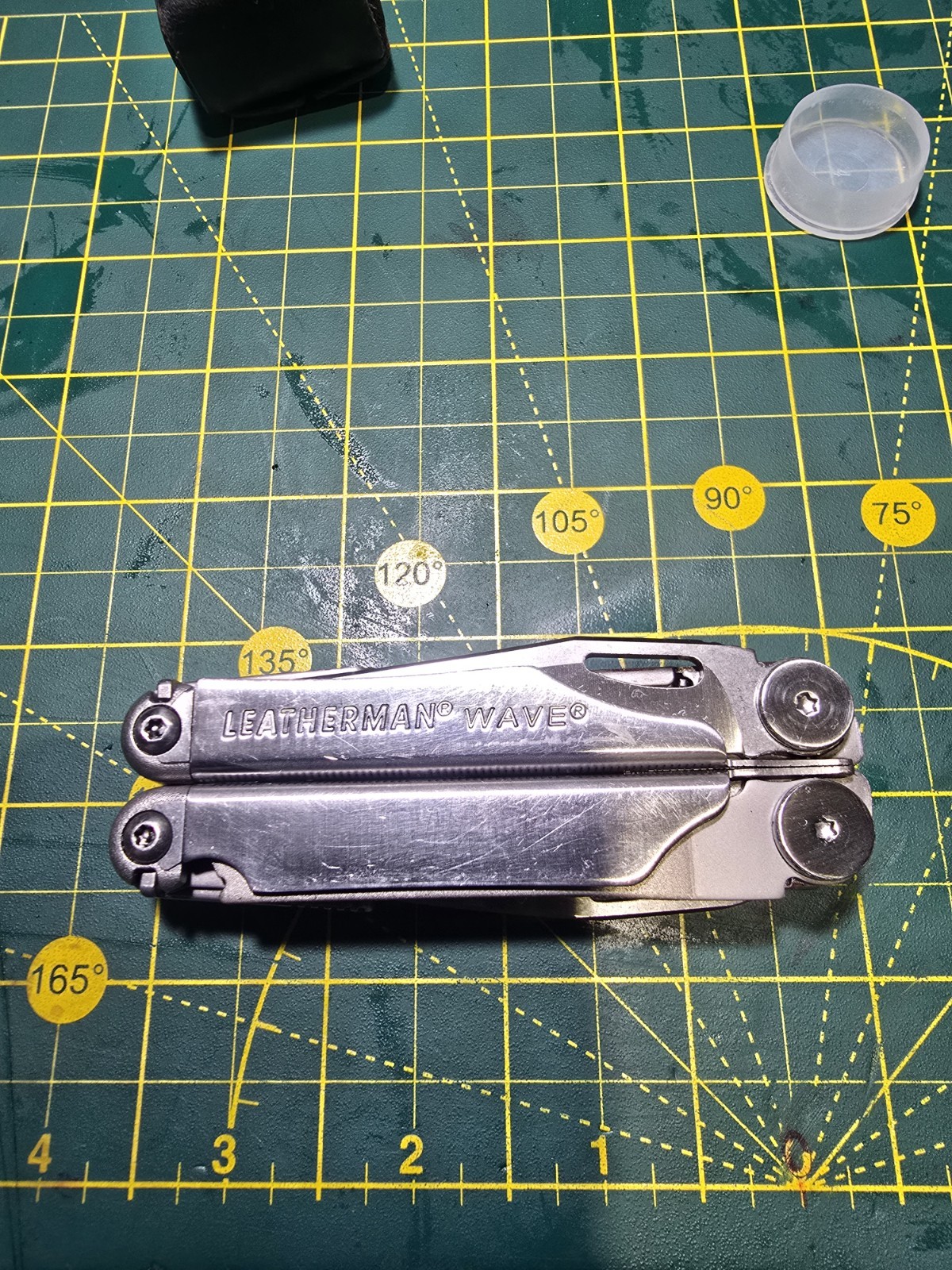 Leatherman Wave Stainless Steel 12 Tool Multi-Tool With Sheath