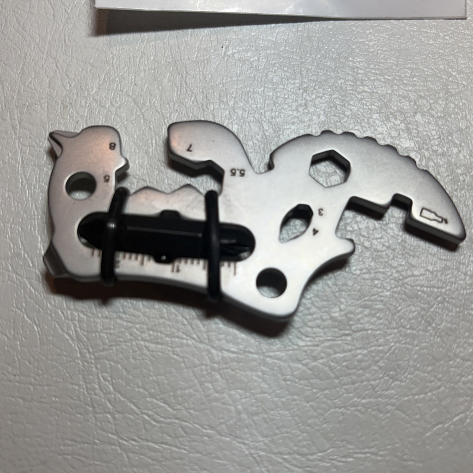 12 in 1 Rhino Keychain Multi-tool, EDC Multi-Tool Gadget for Camping Survival
