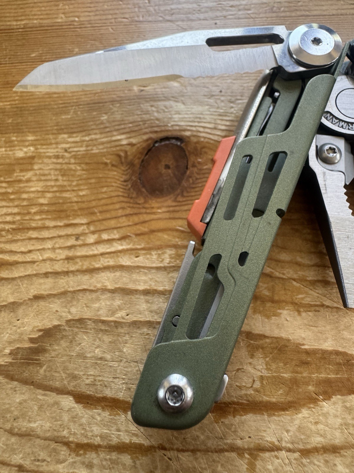 Leatherman Signal Multi-Tool Thunderscape – Excellent