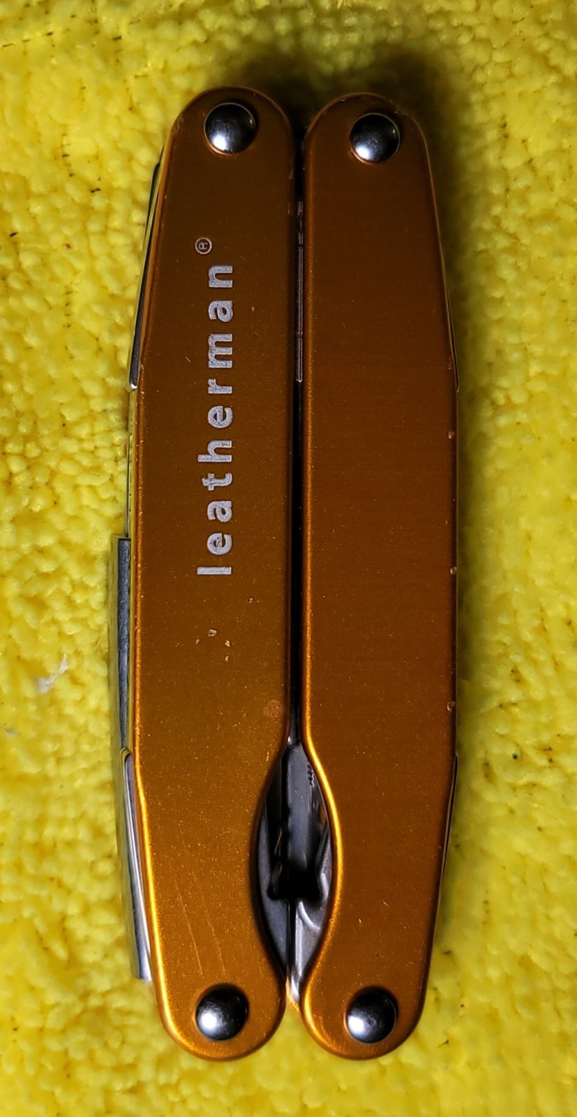 Leatherman Juice s2 orange -Mint Unused, Multitool RARE text Version Collectable