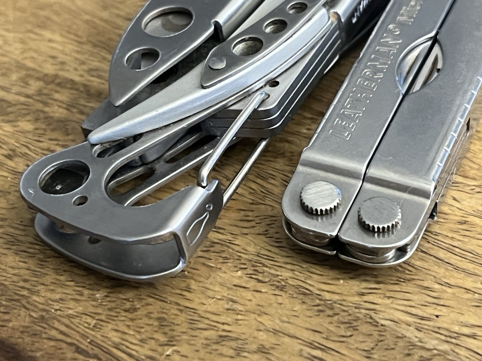 2022 Leatherman Skeletool & MICRA MultiTools SUPER NICE!! w/New Molle Sheath