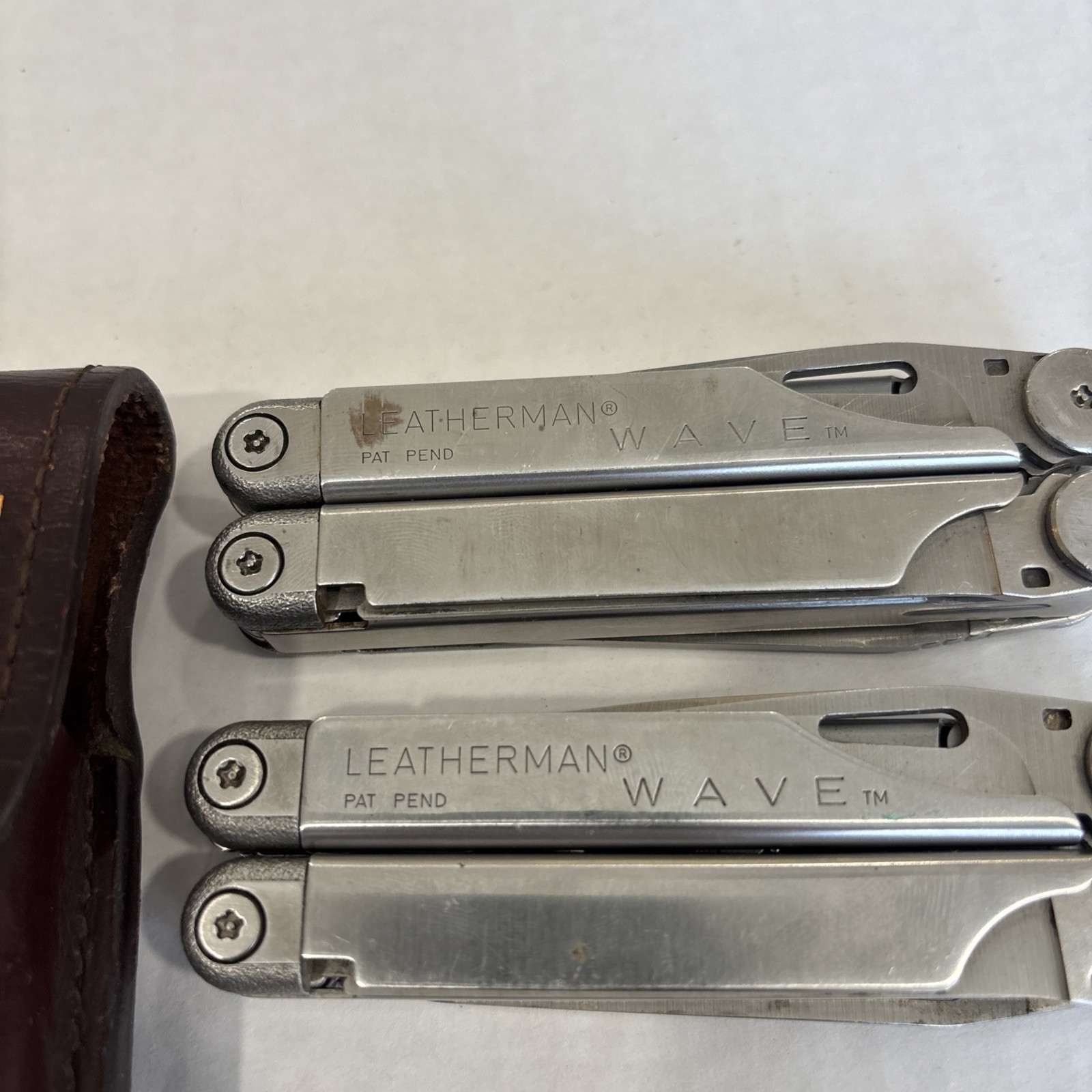 Leatherman Wave Multitool Used In Good Condition Pat Pend with sheath lot of 2