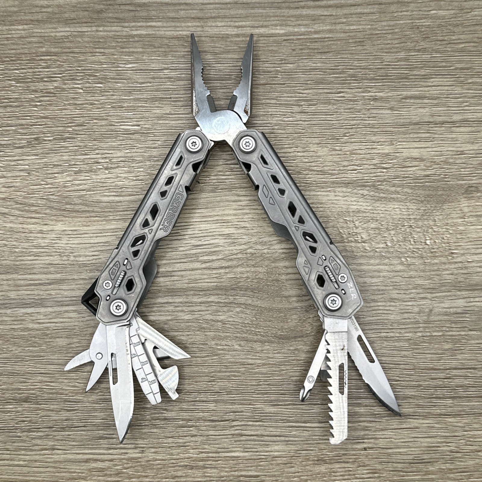 Gerber Truss Multi-Tool Pliers Knife Folding EDC FAST SHIPPING!