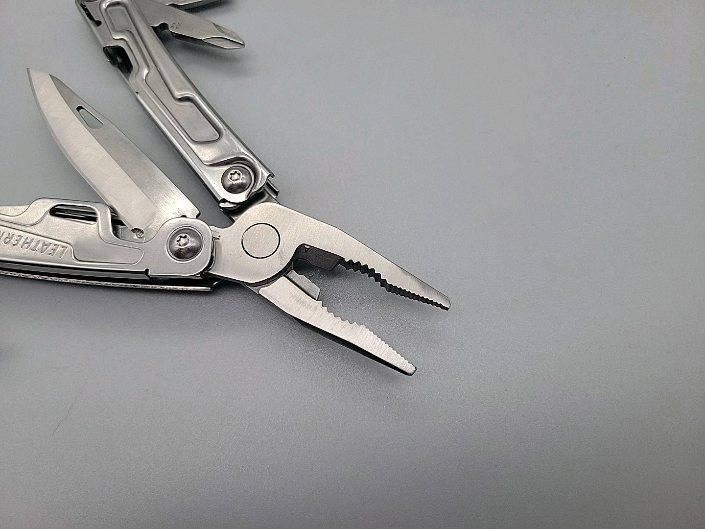 Leatherman Rev Multi-Tool – Pliers, Knife, Screwdrivers, Can Opener, File