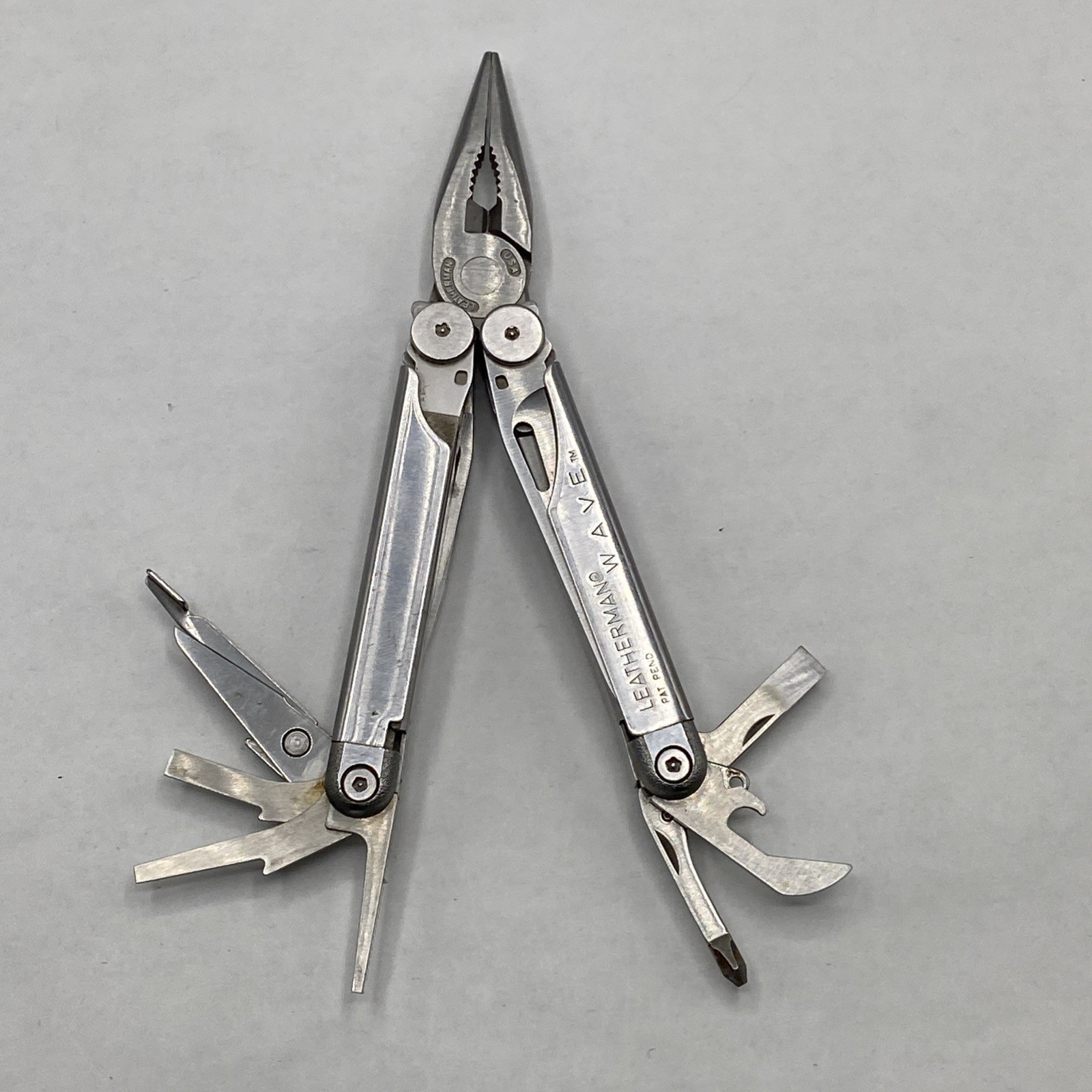 Leatherman Wave Multi Tool – Silver *Retired** **Stamp Date 09/98 & 11/98**