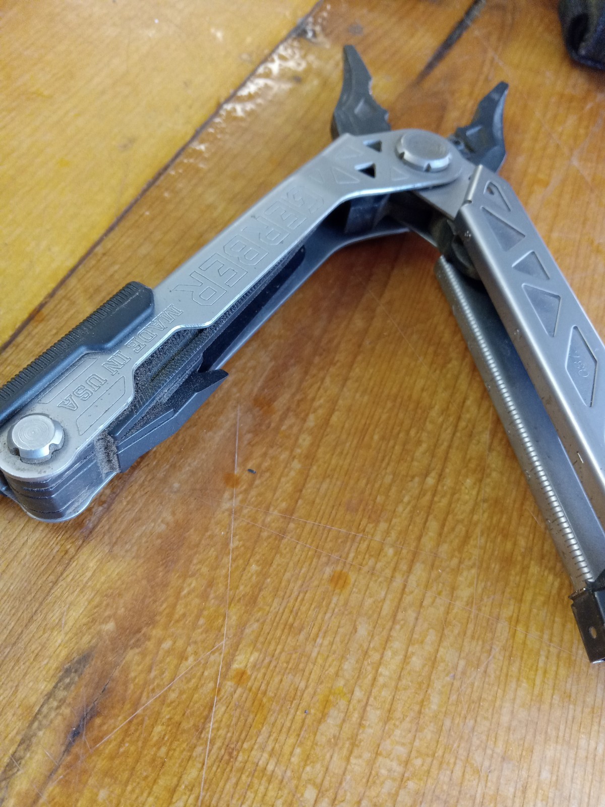 Gerber USA 0871216A Sliding Jaw Folding Multi Tool