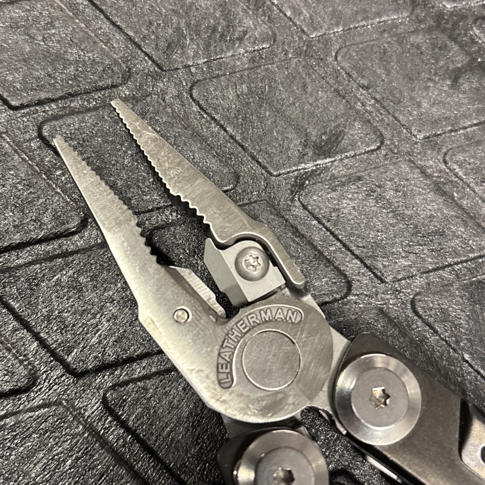 LEATHERMAN Signal Multi-Tool! Excellent!
