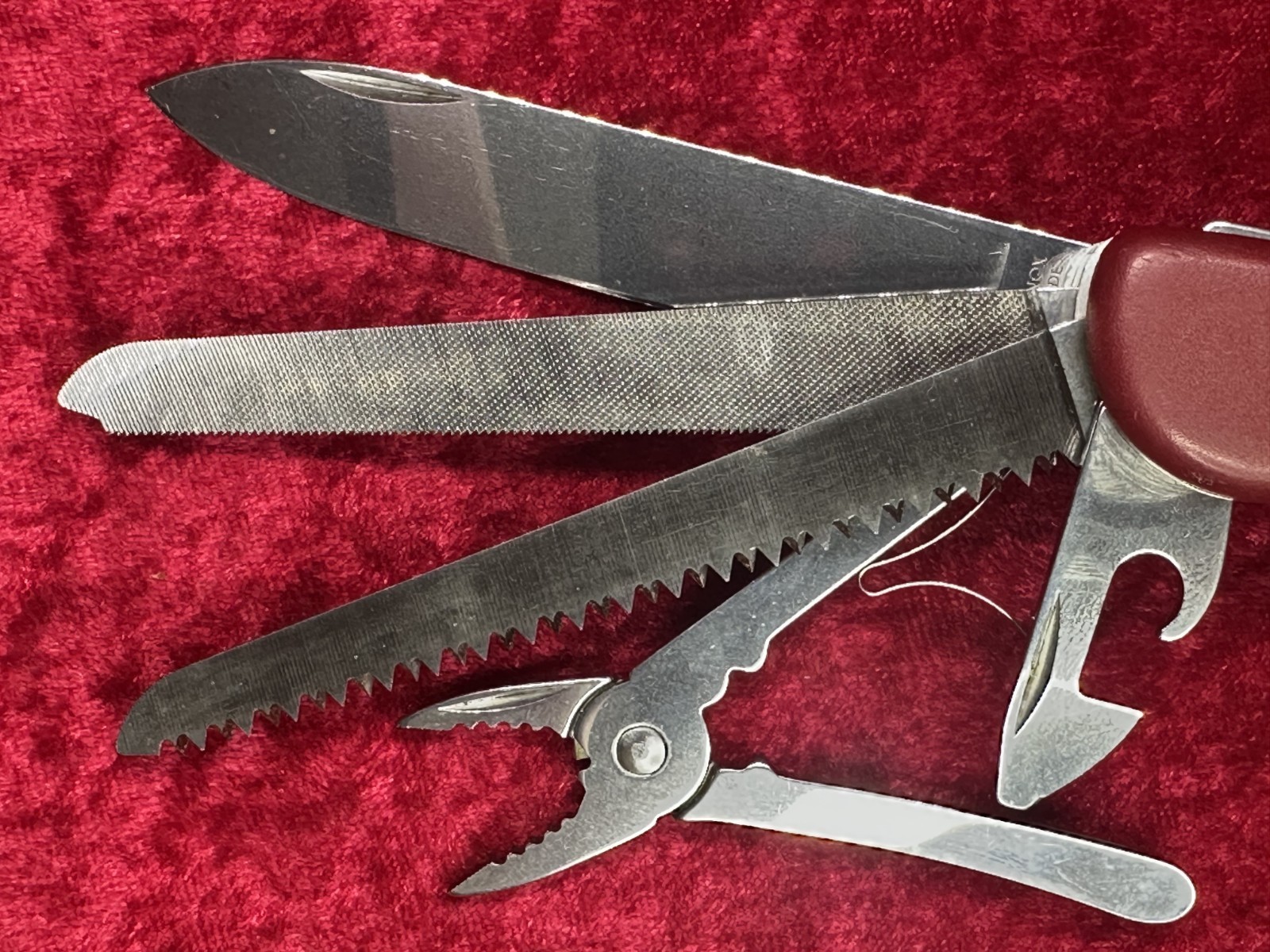 Victorinox Tradesman Red Large Swiss Army Knife 111mm 12 Tool w/Sheath (622)