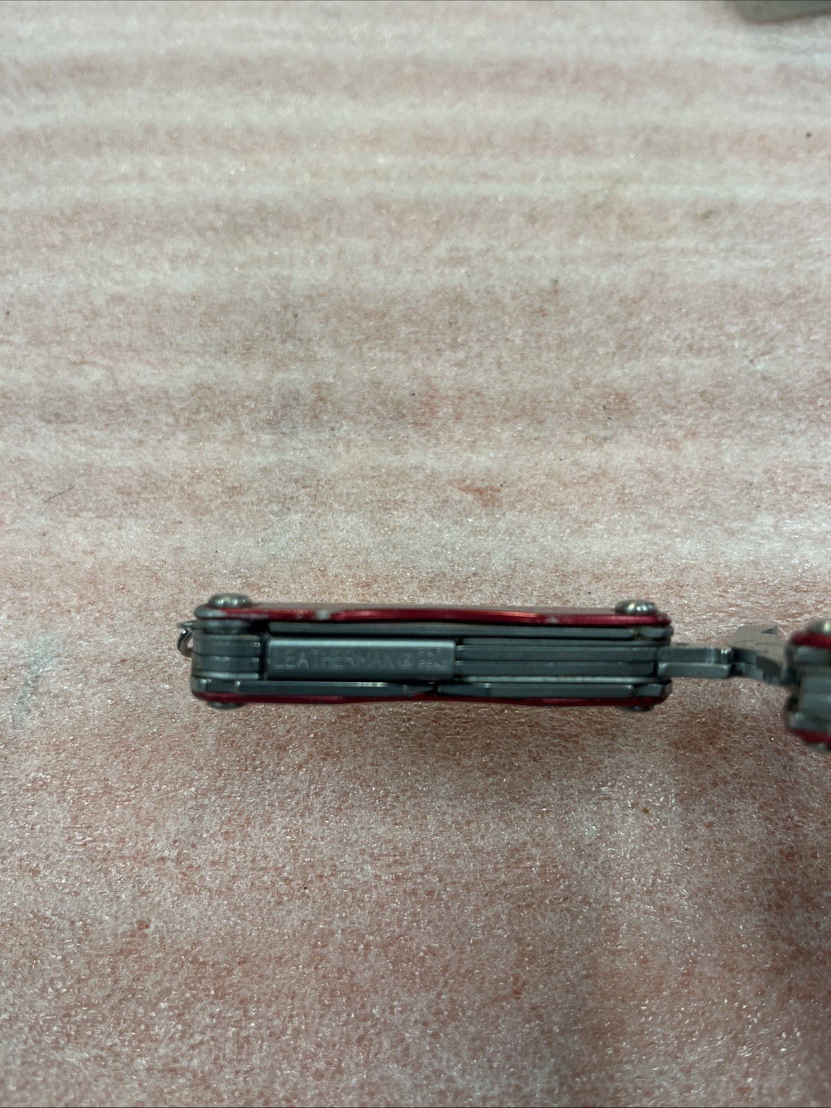 Leatherman Squirt P4 Multi-Tool Key Ring Red Pliers Knife File