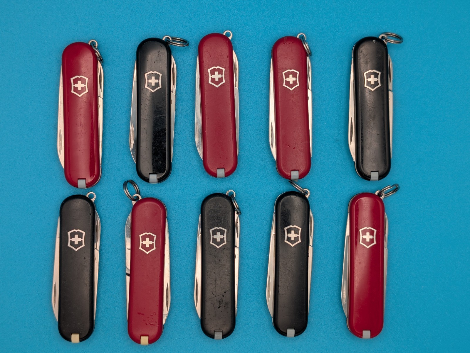Lot of 10 Victorinox Classic Swiss Army Knife Multi Tools!