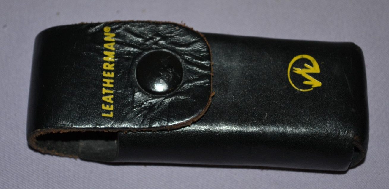 Genuine Leatherman Multi-Tool Black Leather Belt Sheath/Case Only — Good