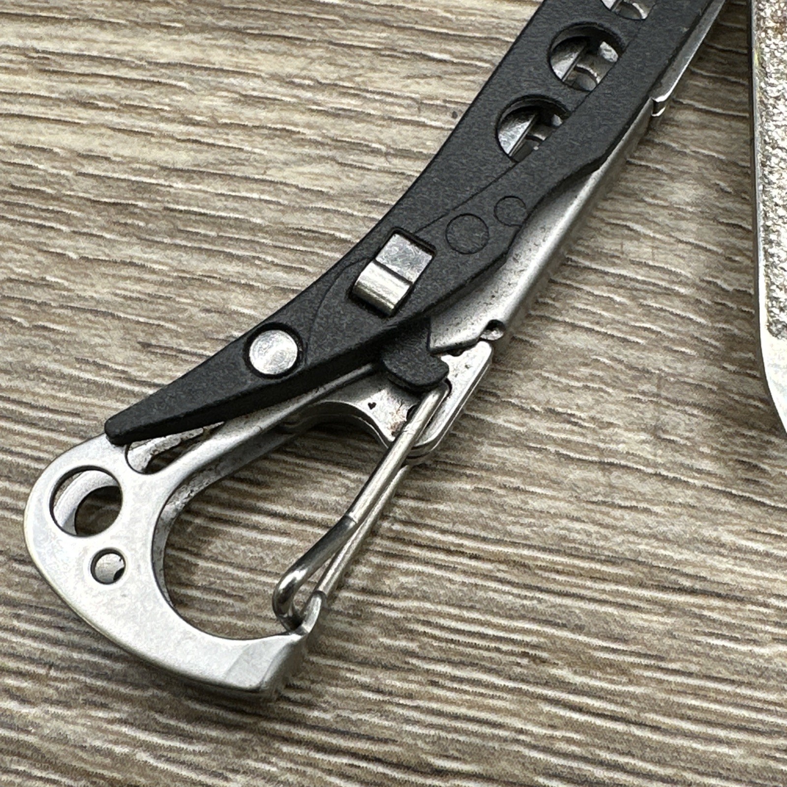 Retired Leatherman Style CS Multi Tool Knife File Scissor Carabiner Discontinued