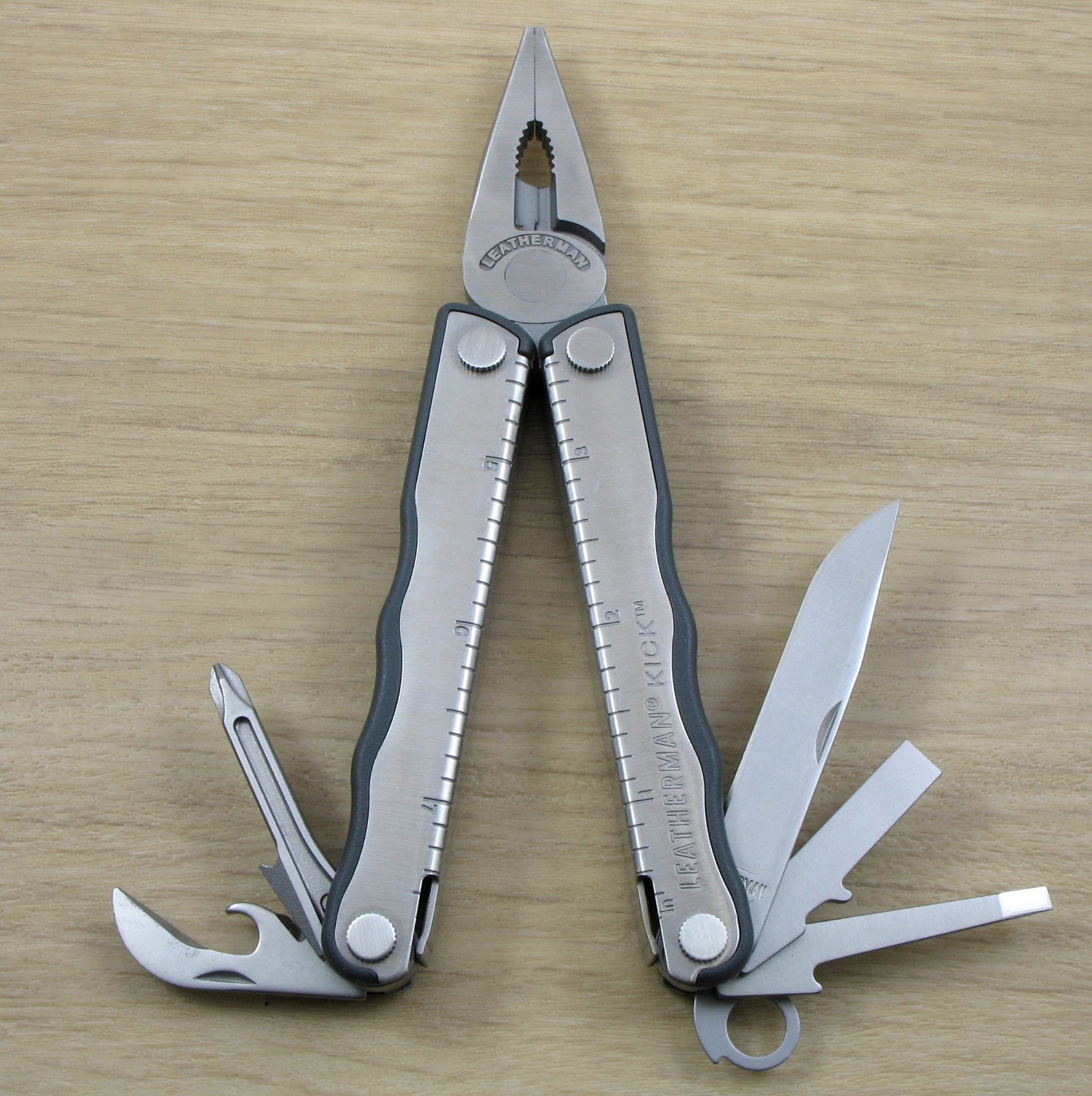 Leatherman Kick Multi-Tool, Knife, Pliers, USA, Retired Collectible 11/07 – Exc.