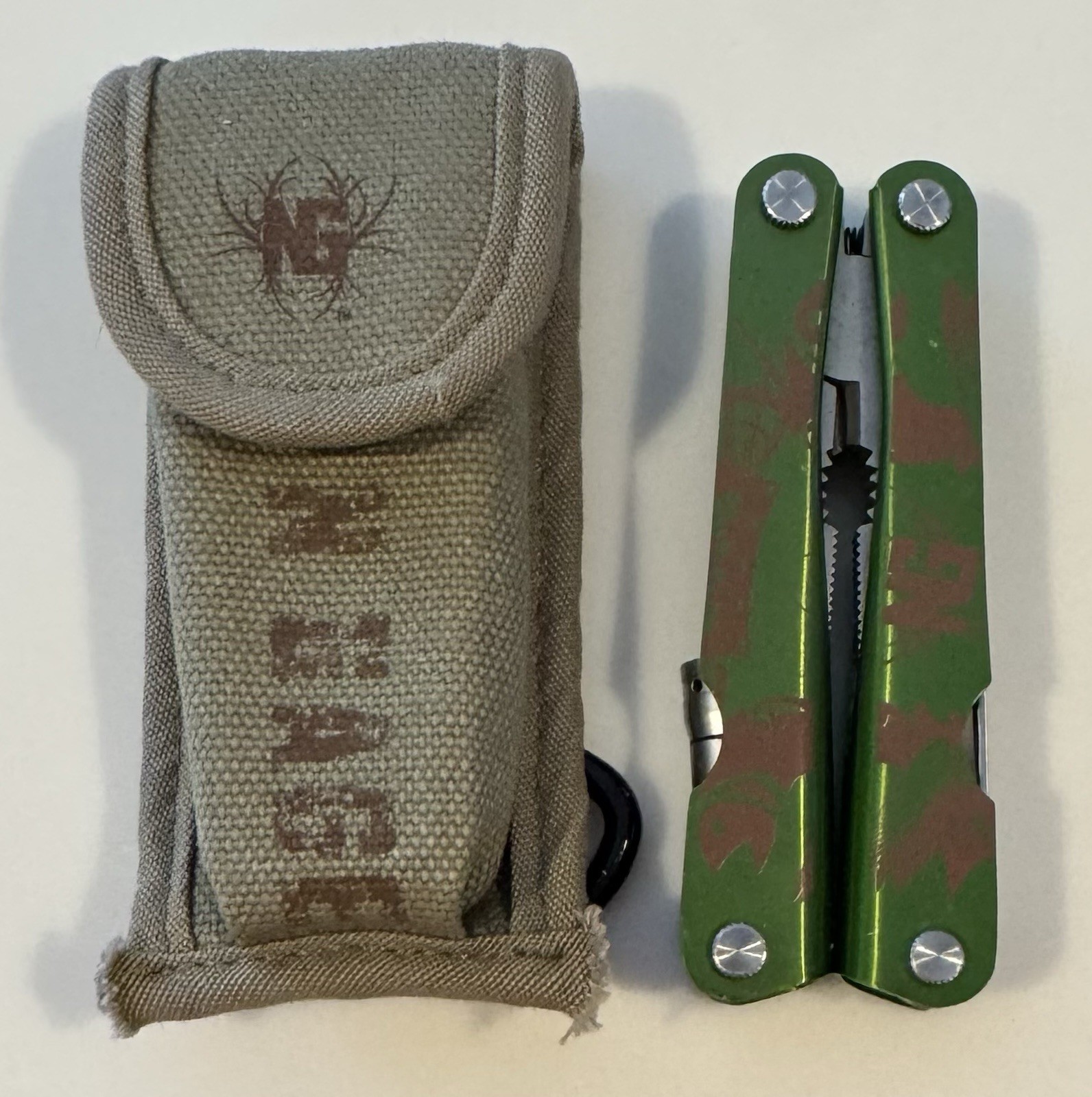 Multitool w/ Pliers Knife Screwdrivers Bottle Opener Saw Ruler Sheath Flashlight