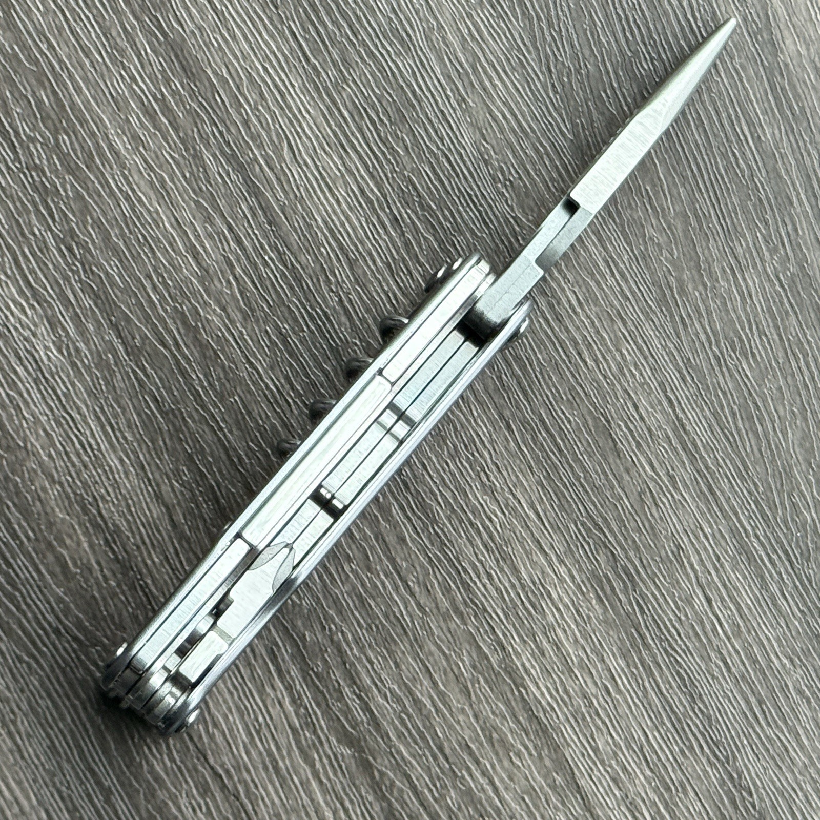 Leatherman Juice C2 Storm Gray. New In Gift Tin Box