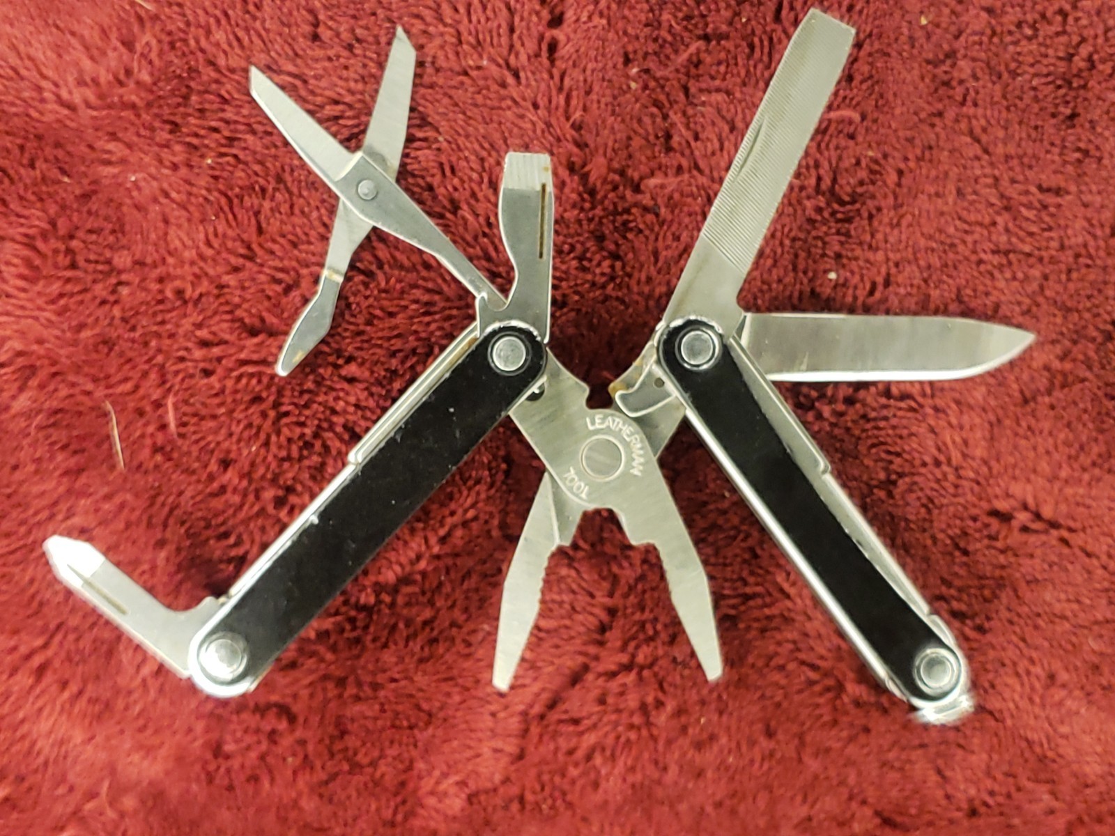 🔴 Leatherman Squirt PS4 Multi-Tool Black Keychain