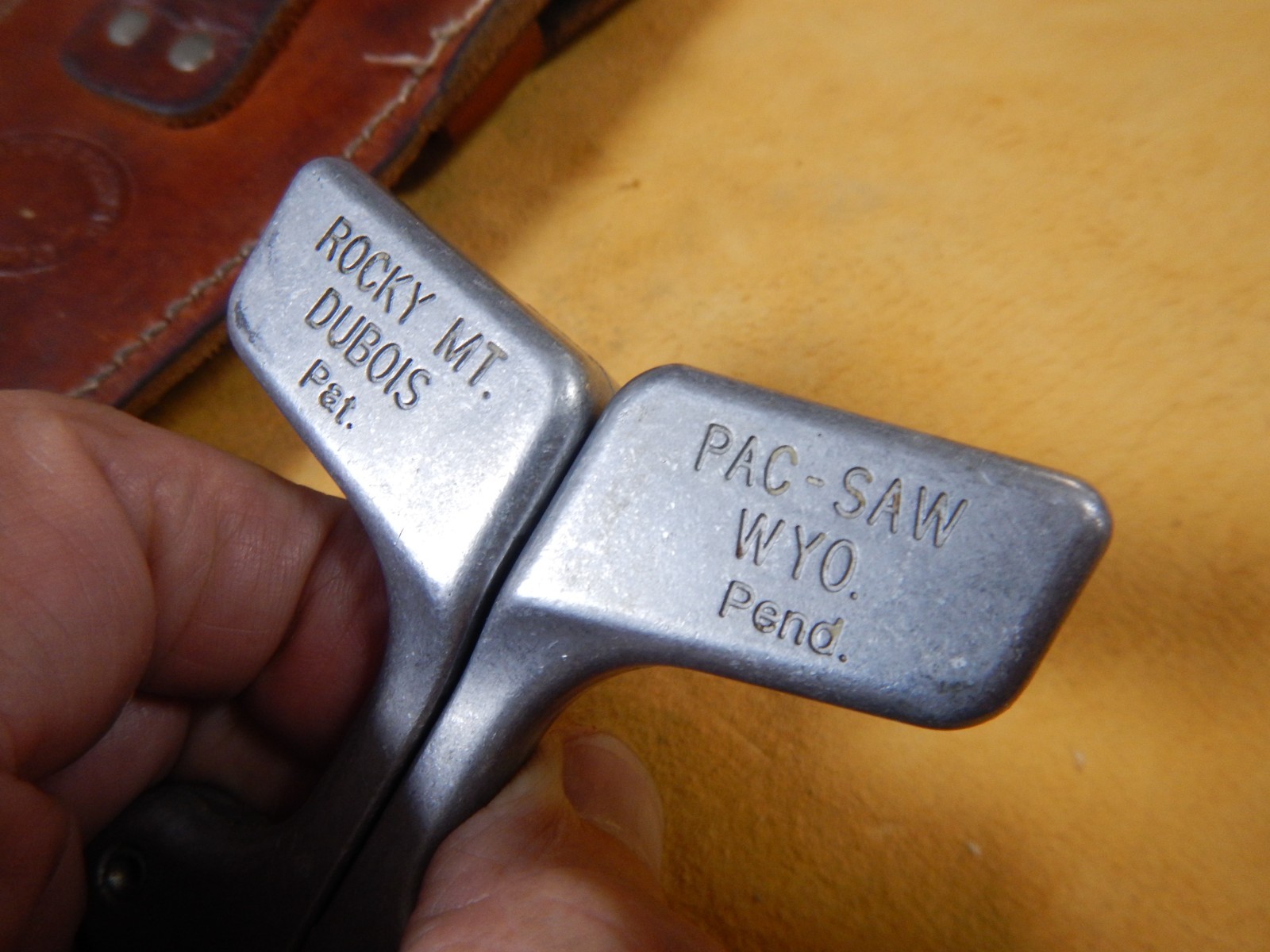 Wyoming Pac Saw Vintage W/ Leather Sheath 12-1/2″ Long Nice Shape
