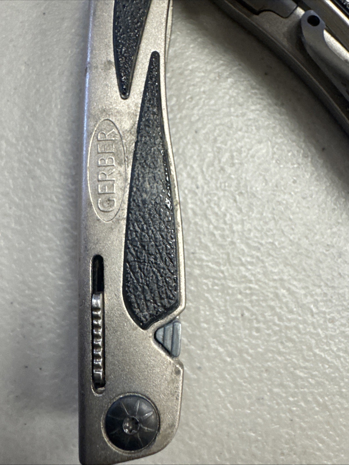 Gerber MP800 Urban Legend Multi-plier Excellent