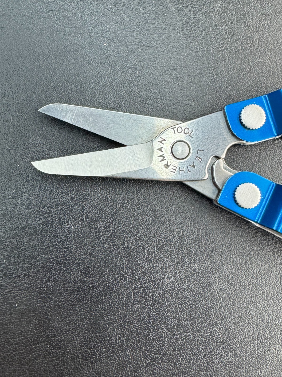 Leatherman Micra 10 in 1 Multitool Anodized Aluminum – Blue