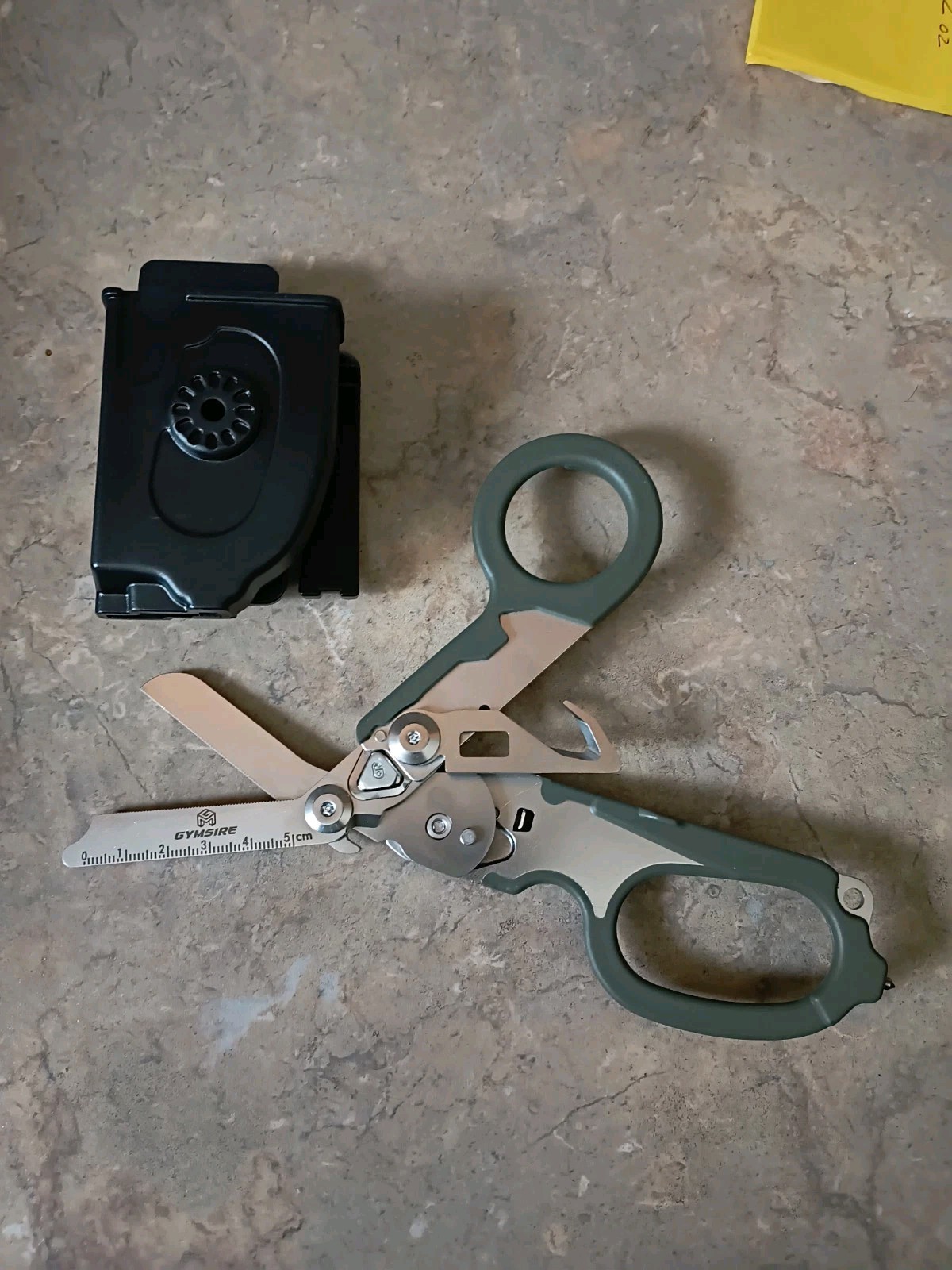 6 In 1 Trauma Shears Multi Tool Compared To Raptor Military Green Carry Case