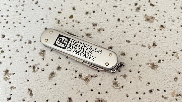 Victorinox Classic SD Smooth Scales Alox Silver Multi Tool Rostfrei REYNOLDS