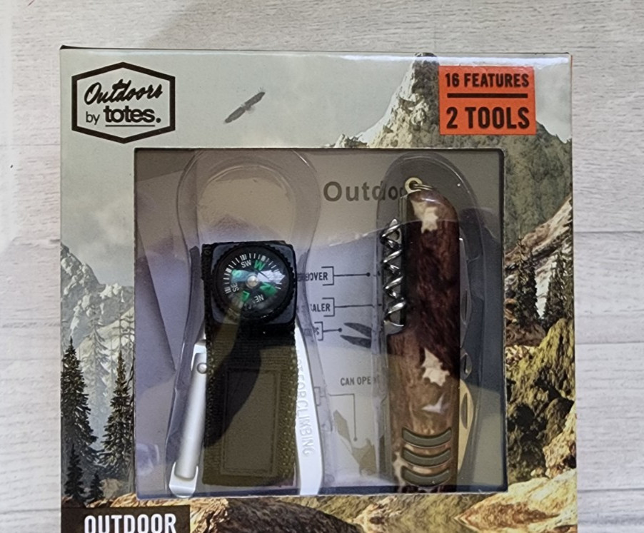 New Outdoor Gift Set by Totes camo multi-function pocket-knife carabiner camper