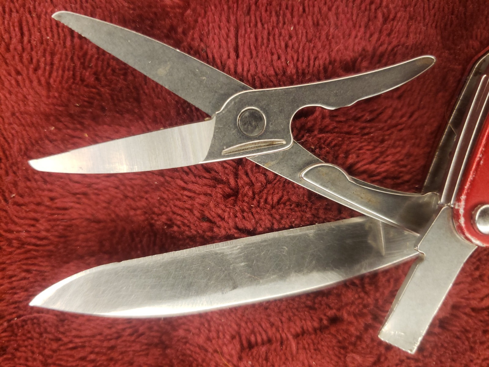 Leatherman Juice SC2 Red Retired Knife Multi Tool! RARE Read
