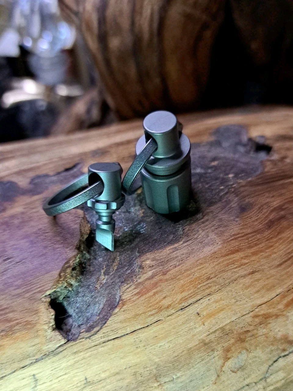 Pro Series Titanium Quick-Release Multi-Tool Swivel Keychain